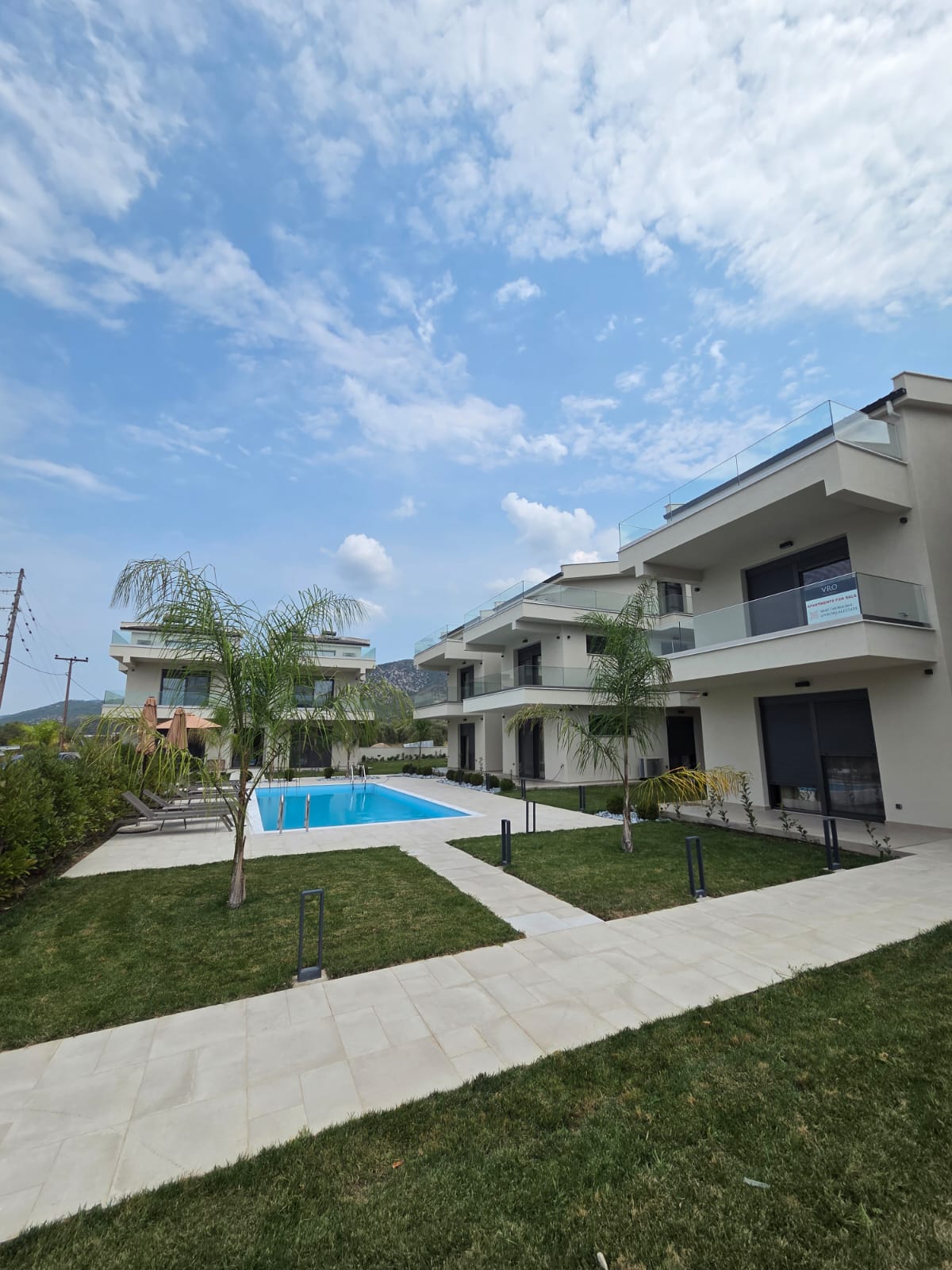 Complex VRO Thassos cu piscină albastră